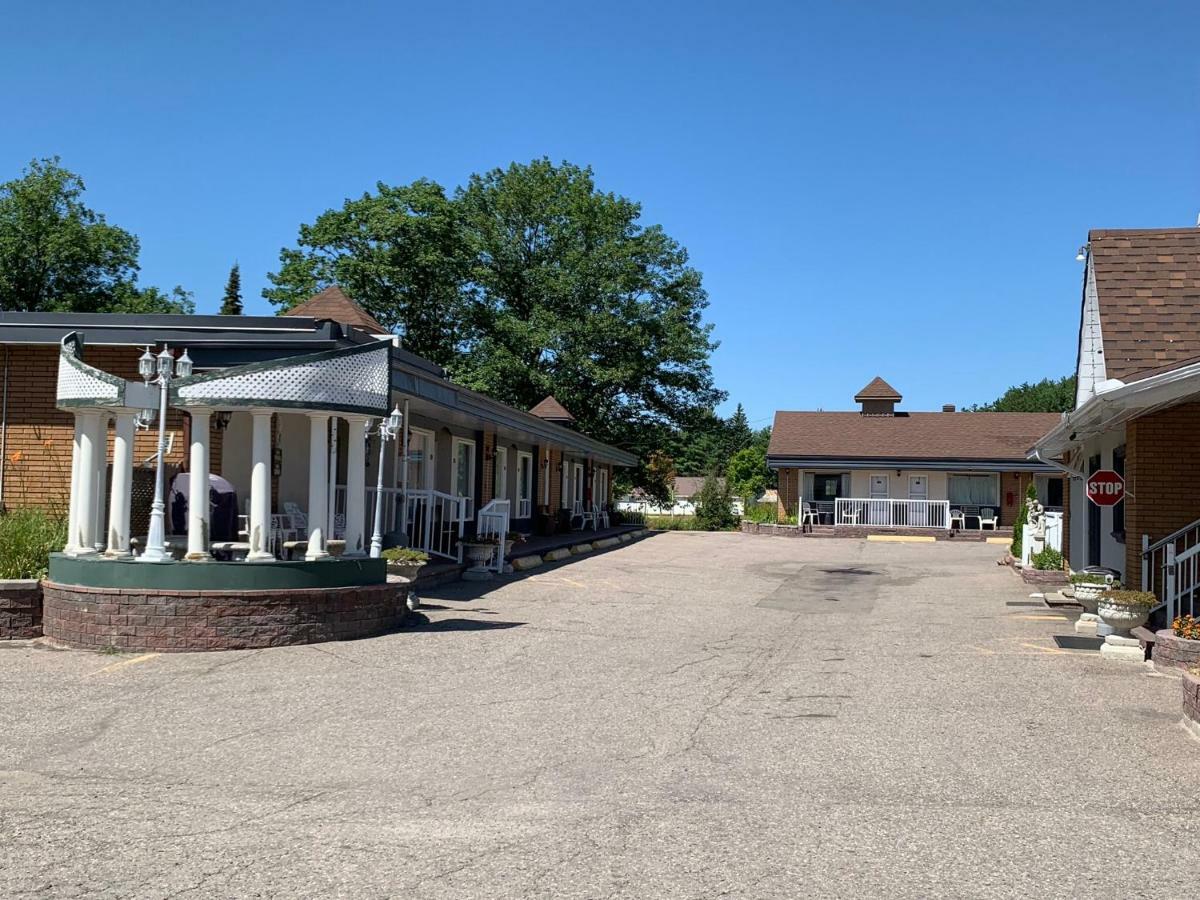 Sword Inn Bancroft Exterior foto