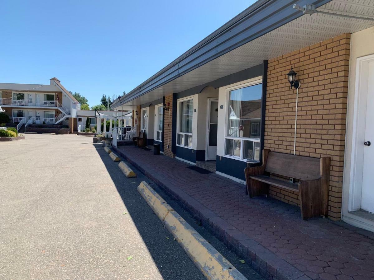 Sword Inn Bancroft Exterior foto